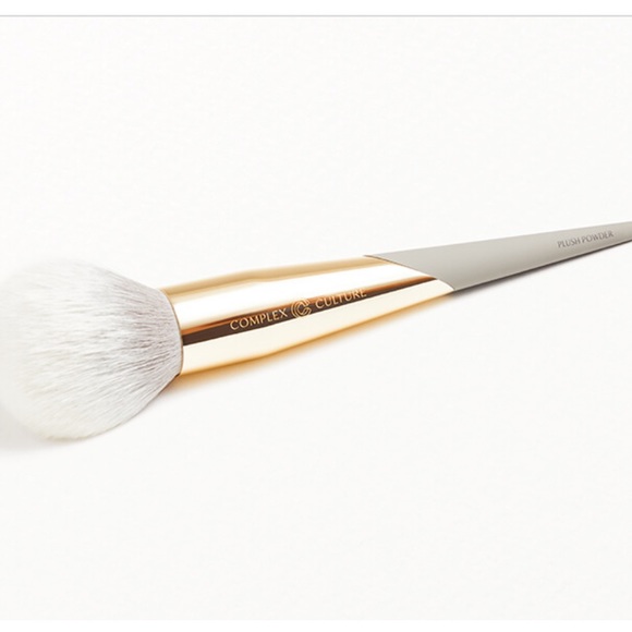 Complex Culture Plush Powder Brush - Picture 5 of 10